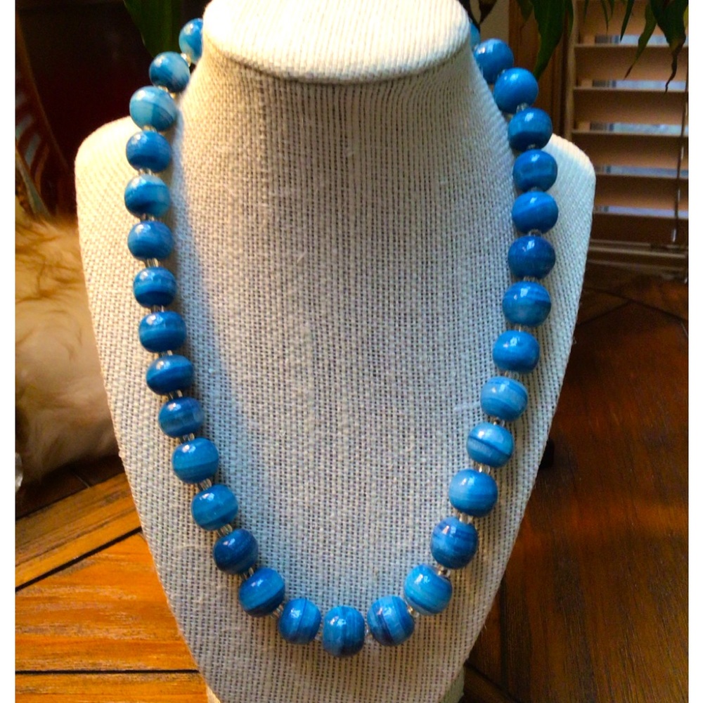 Blue stone ladies necklace. NWOT.
